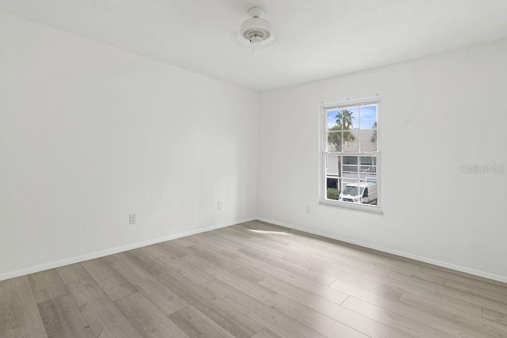 Image 20 of 34 For 244 Nautilus Way 17