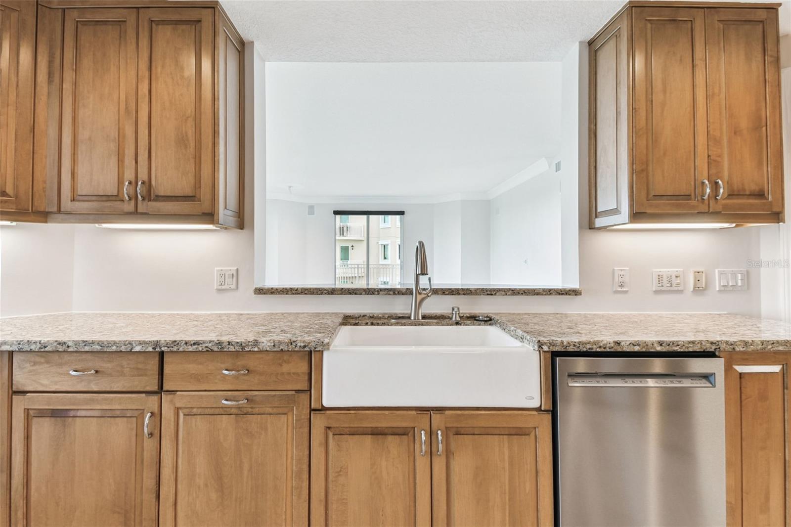 Image 13 of 90 For 555 5th Avenue Ne 424