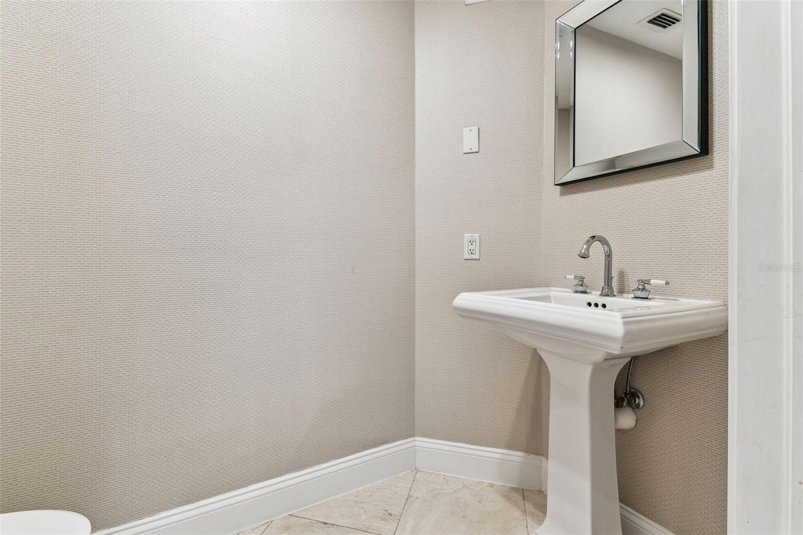 Image 24 of 90 For 555 5th Avenue Ne 424
