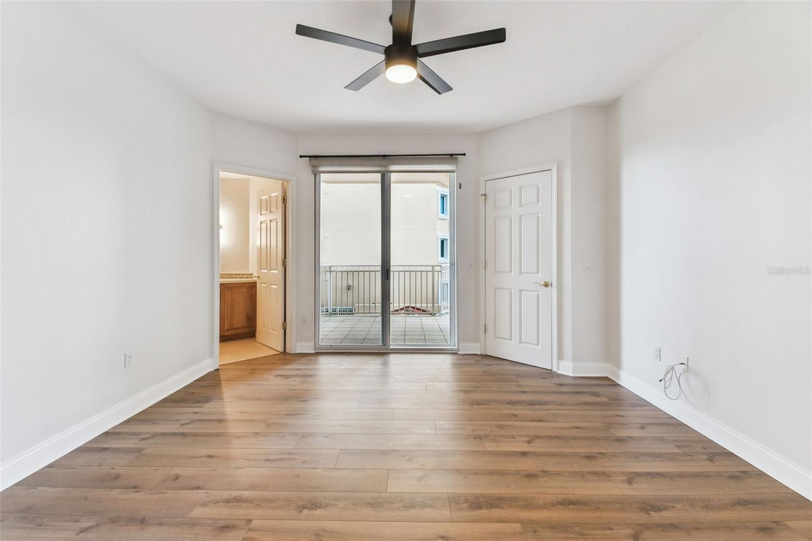 Image 34 of 90 For 555 5th Avenue Ne 424