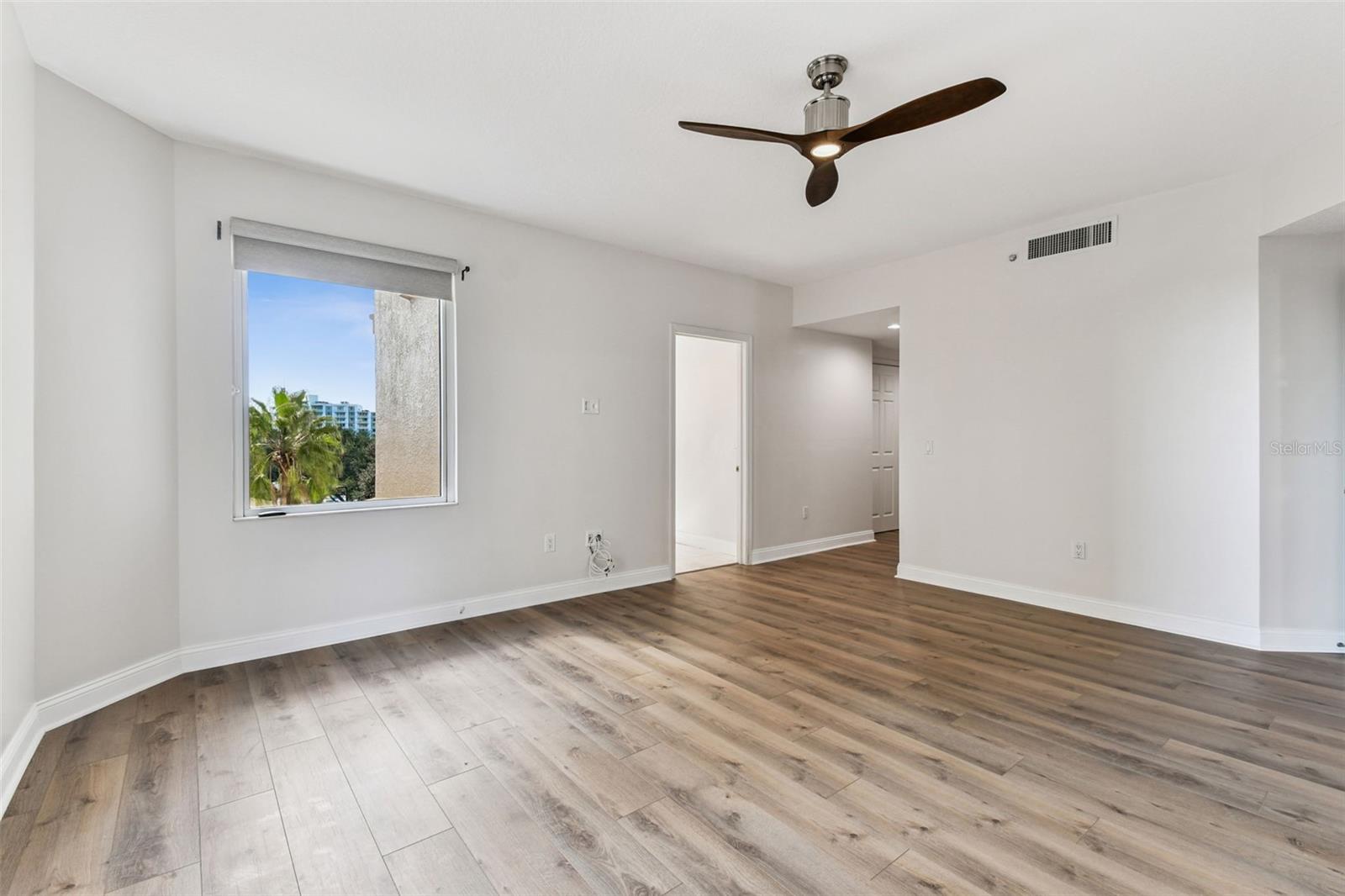 Image 42 of 90 For 555 5th Avenue Ne 424