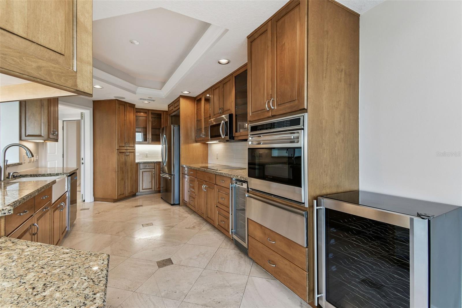 Image 7 of 90 For 555 5th Avenue Ne 424