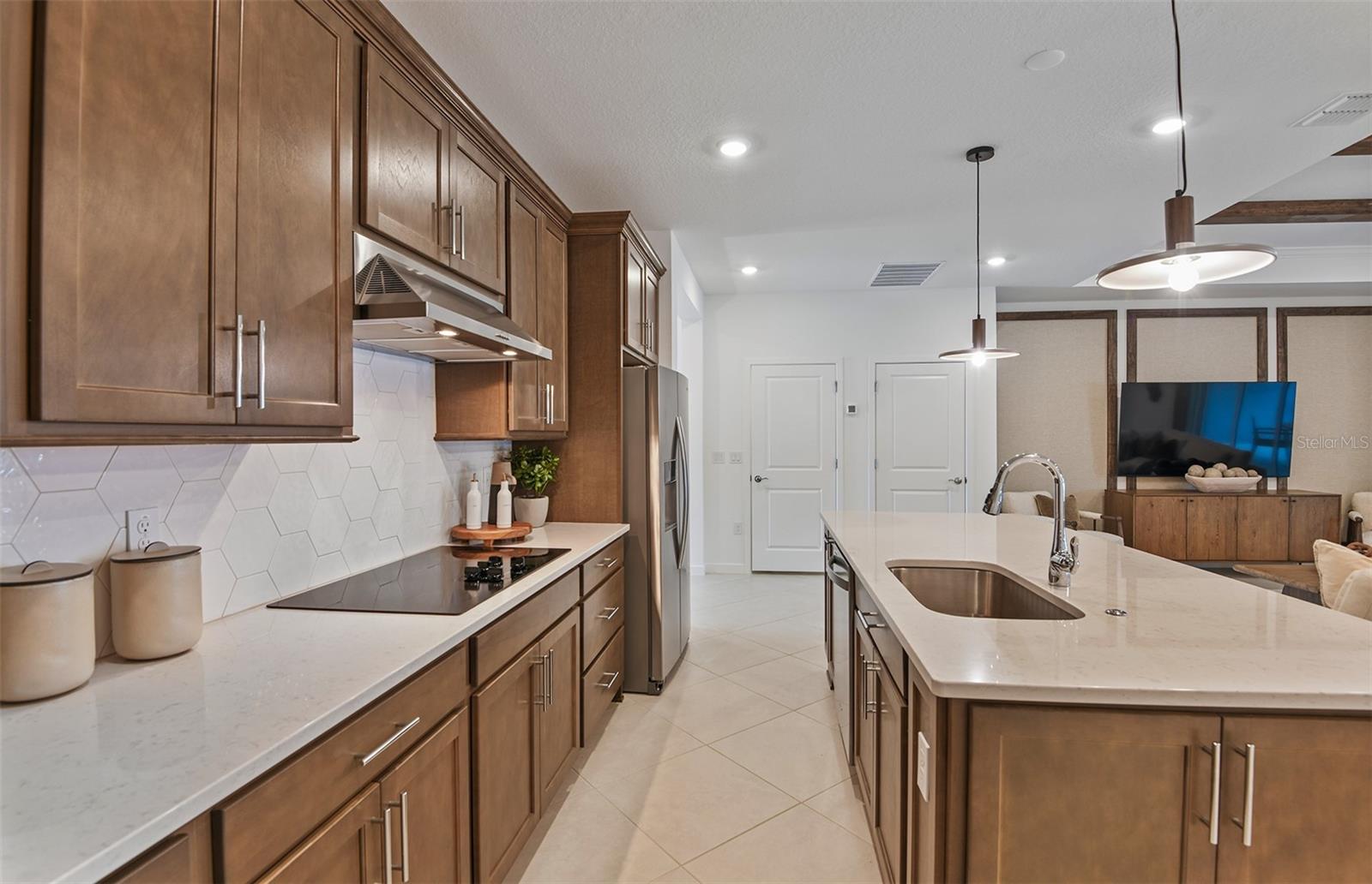 Image 4 of 18 For 6760 89th Lane