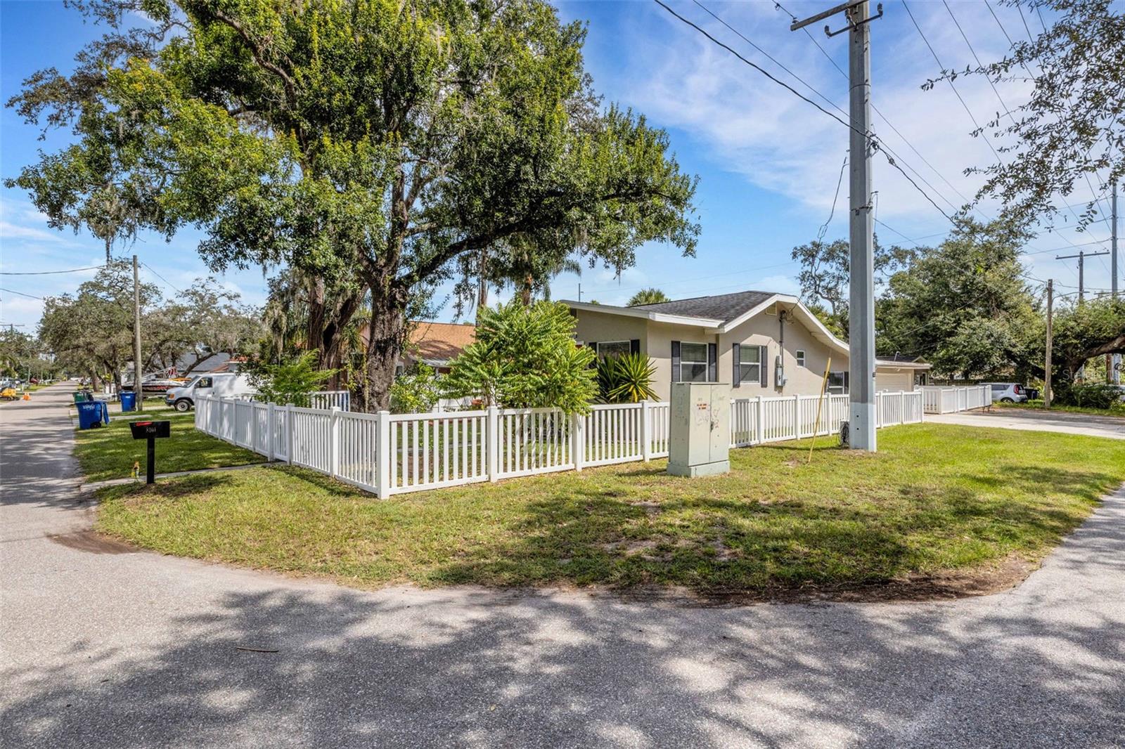 Image 14 of 84 For 8101 Edison Avenue