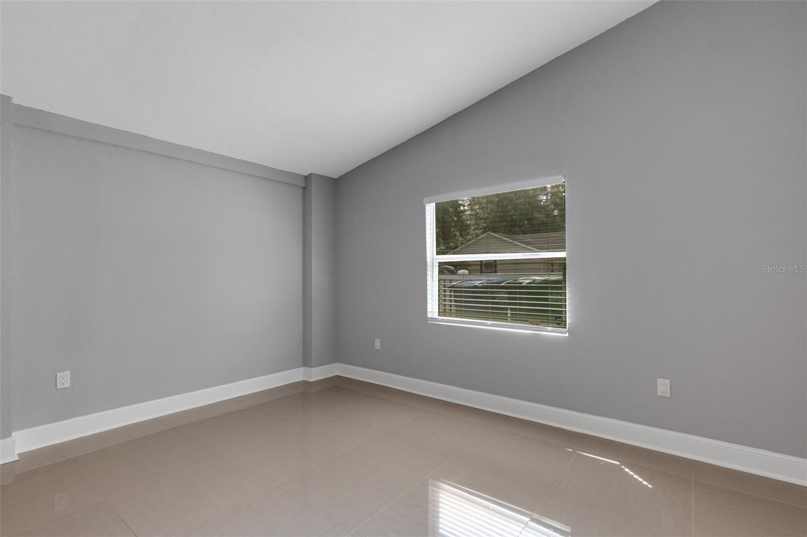 Image 49 of 84 For 8101 Edison Avenue