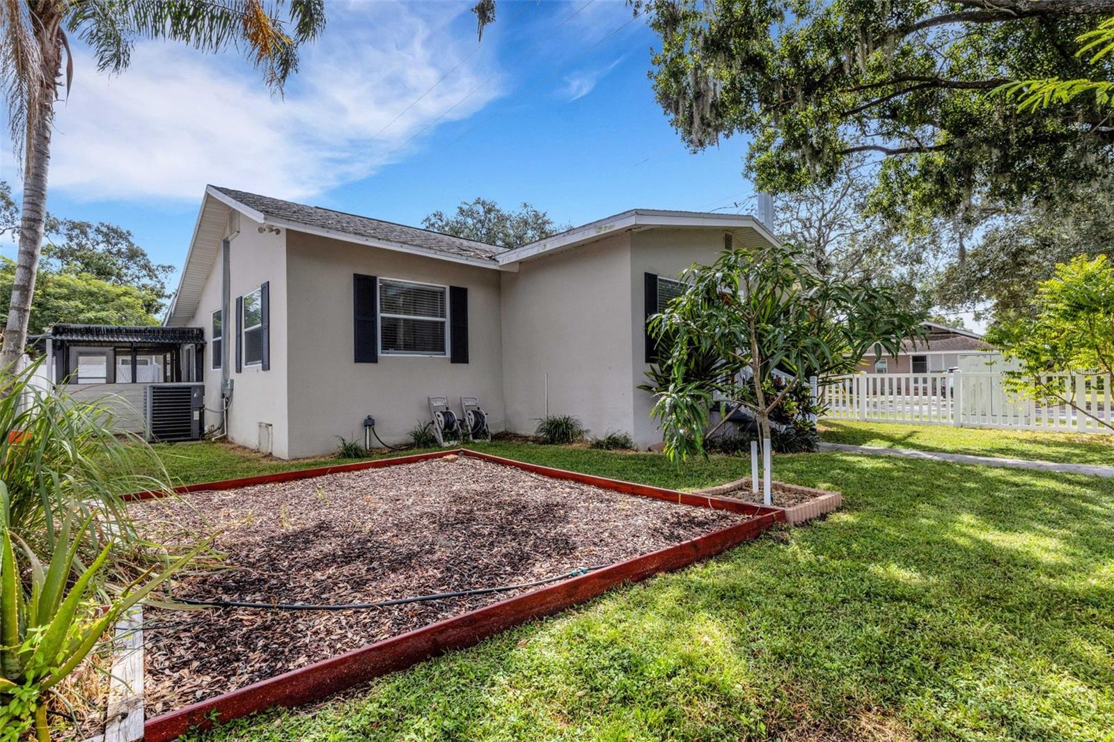 Image 9 of 84 For 8101 Edison Avenue
