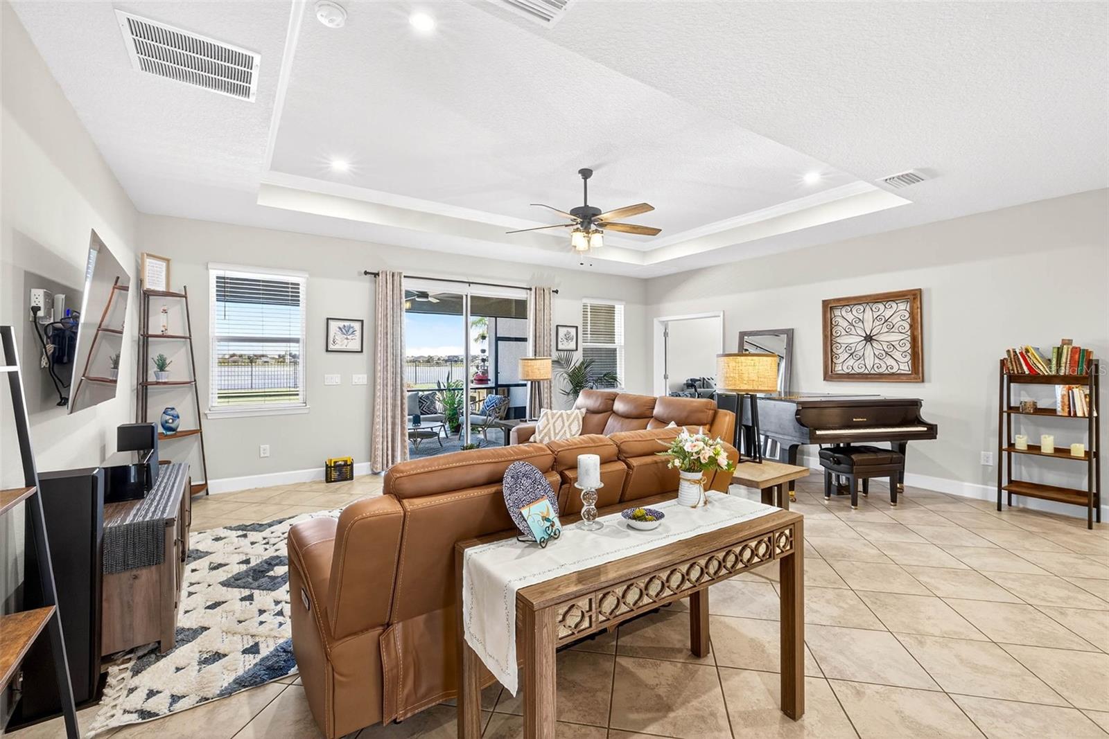 Image 26 of 91 For 11761 Lake Lucaya Drive