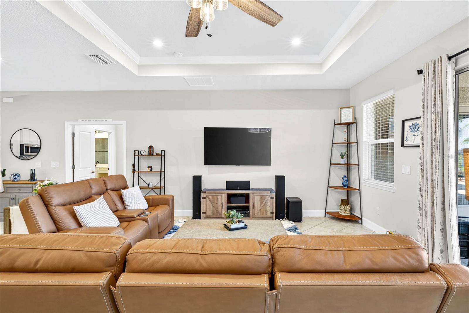 Image 29 of 91 For 11761 Lake Lucaya Drive