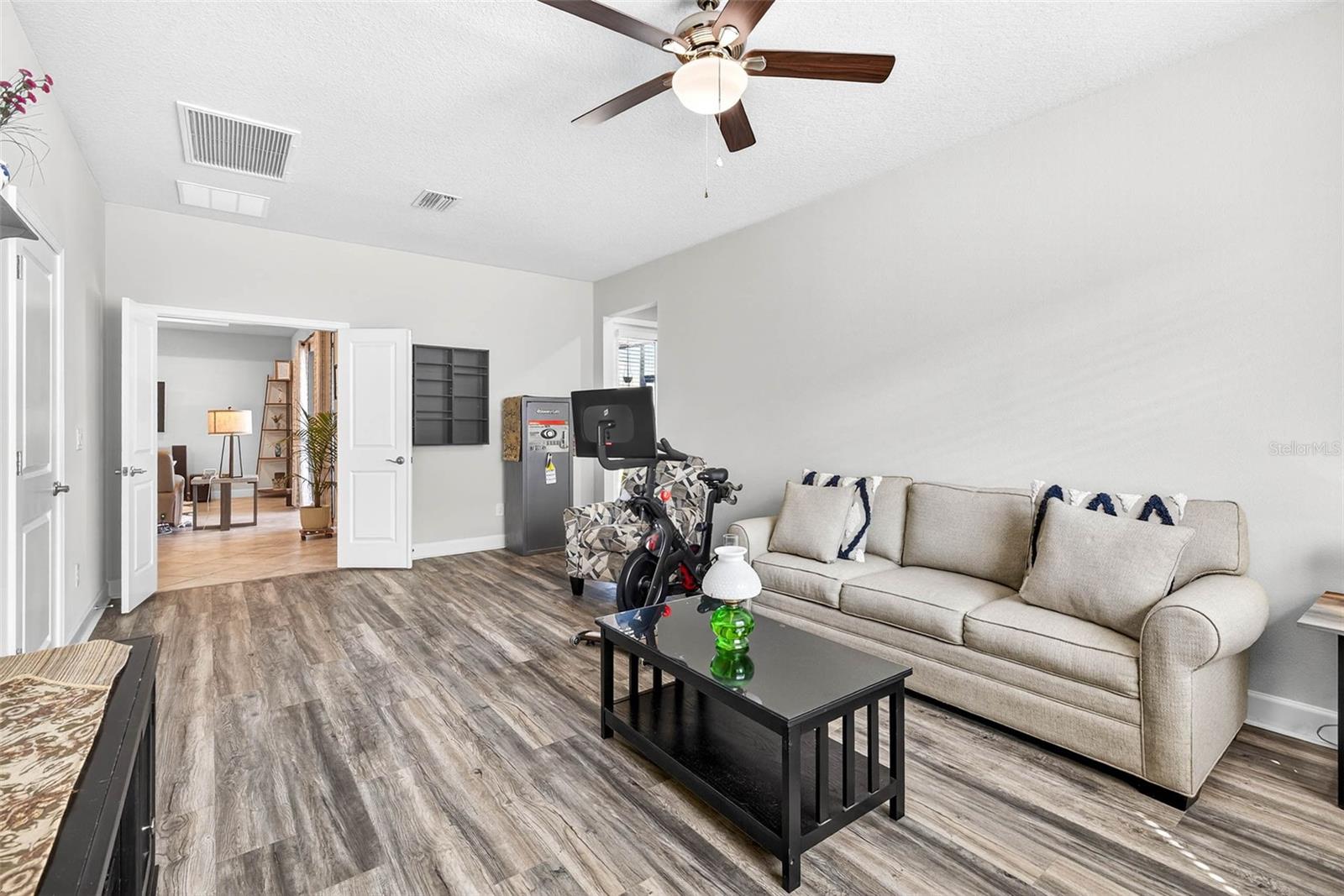Image 34 of 91 For 11761 Lake Lucaya Drive