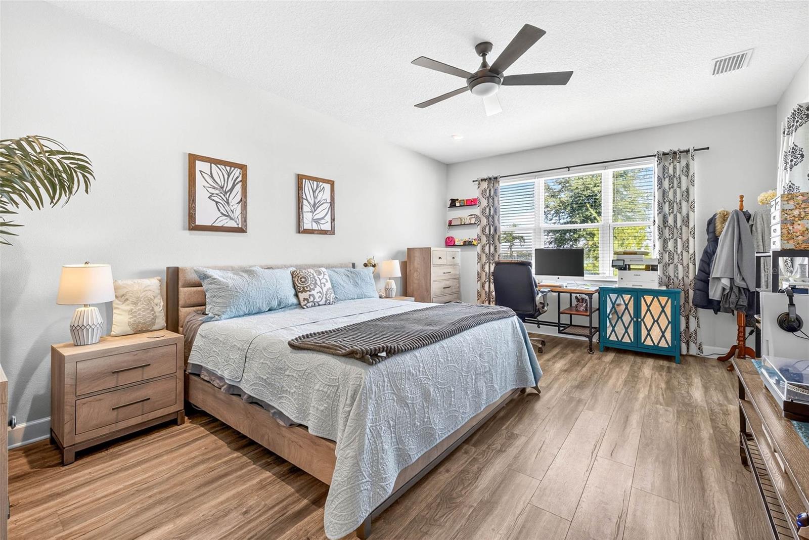 Image 4 of 91 For 11761 Lake Lucaya Drive