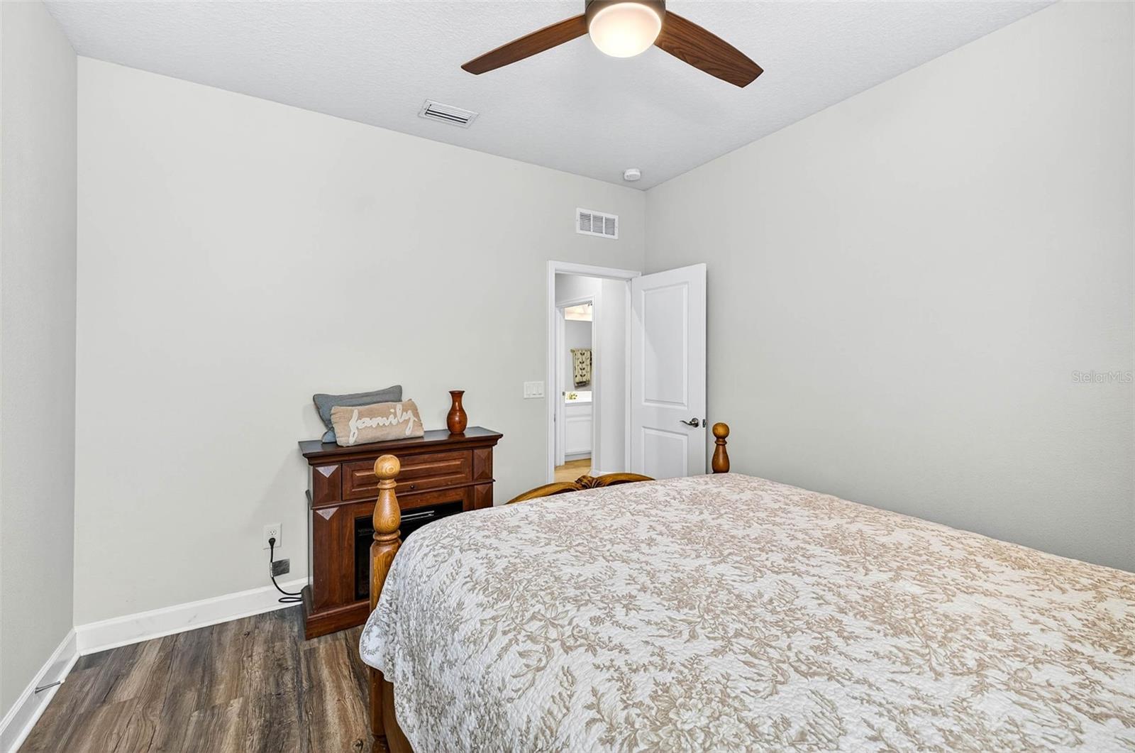 Image 44 of 91 For 11761 Lake Lucaya Drive