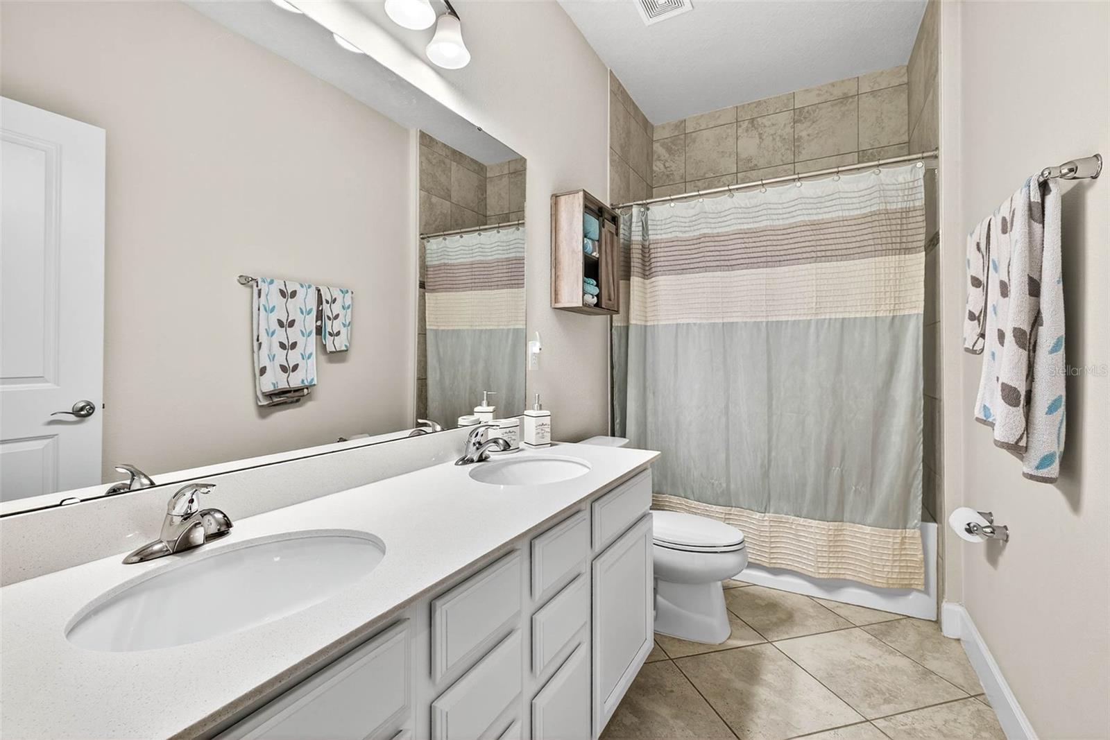 Image 45 of 91 For 11761 Lake Lucaya Drive