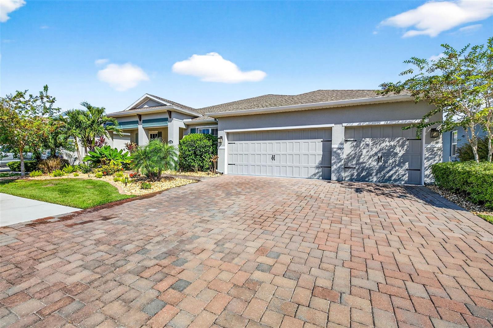 Image 8 of 91 For 11761 Lake Lucaya Drive