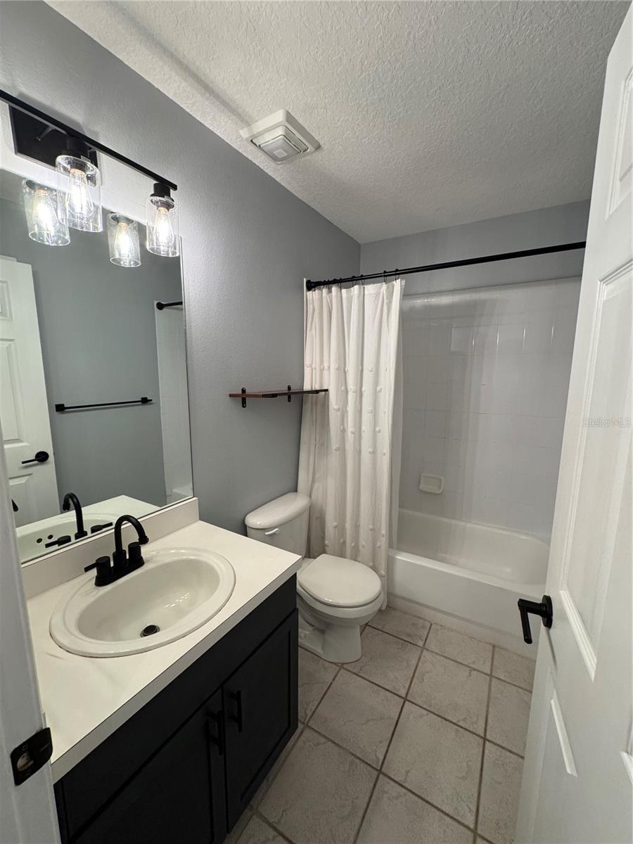 Image 15 of 28 For 2900 Azeele Street M