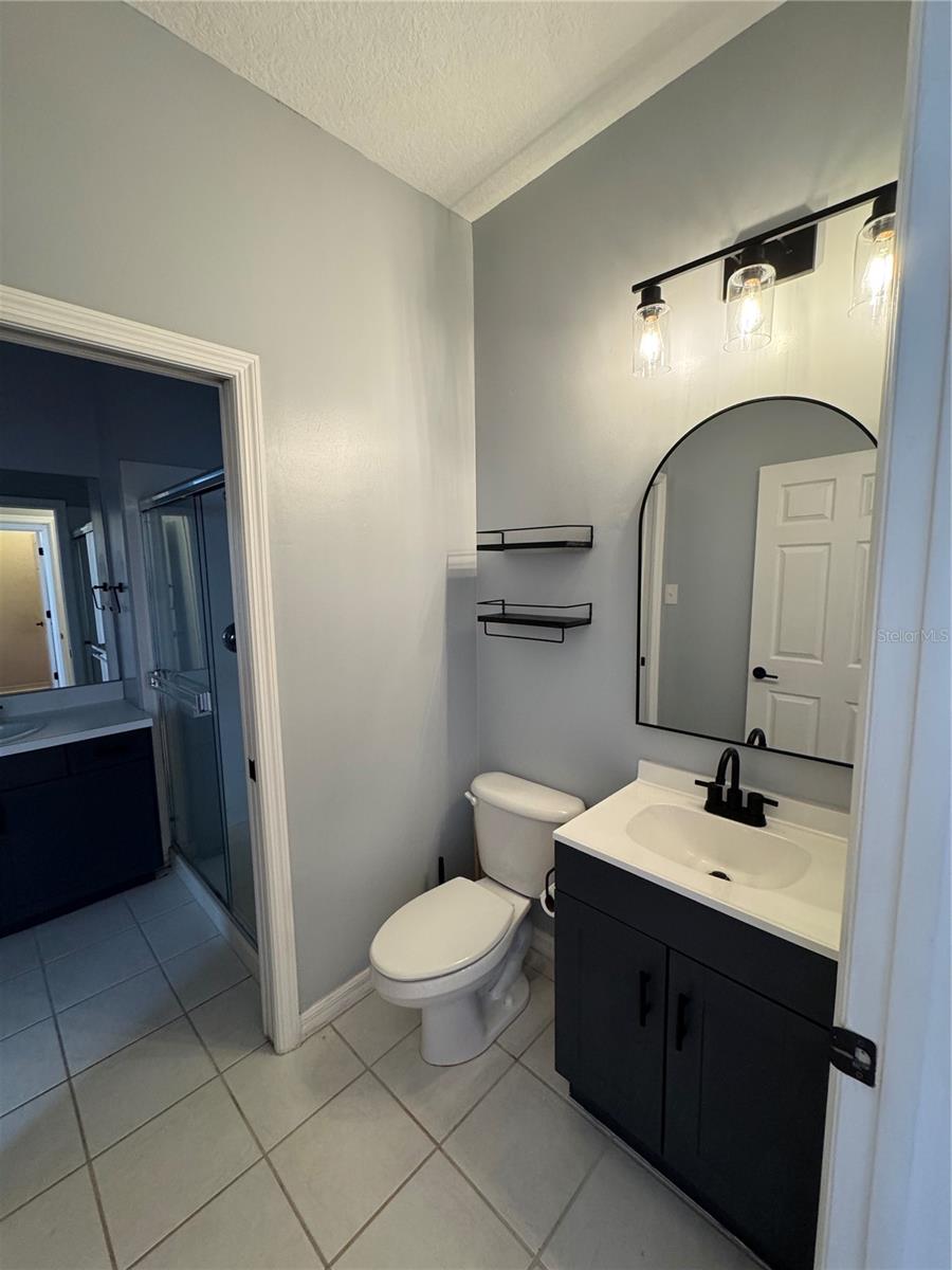 Image 20 of 28 For 2900 Azeele Street M