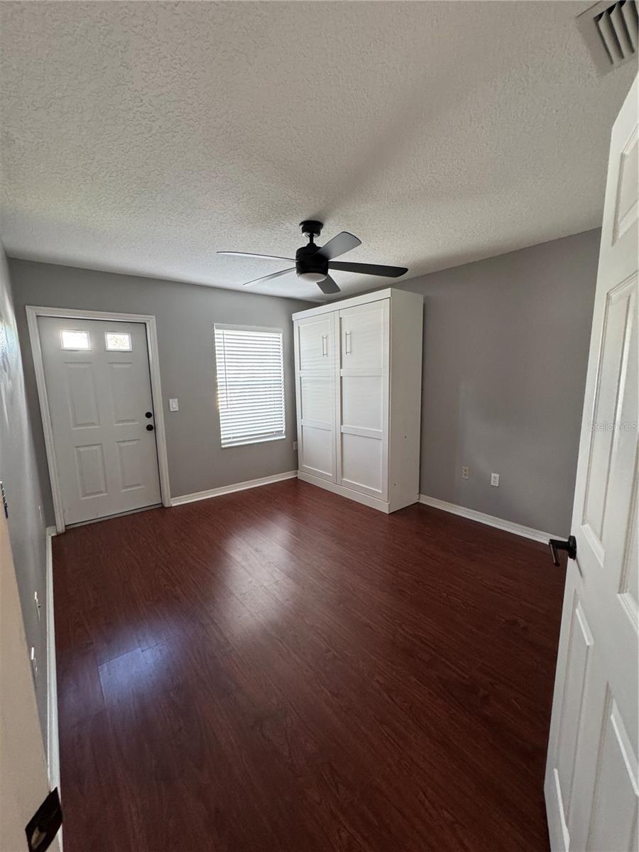 Image 25 of 28 For 2900 Azeele Street M