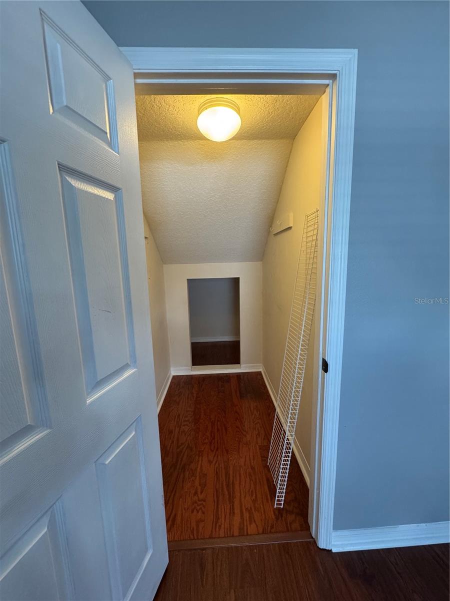 Image 27 of 28 For 2900 Azeele Street M