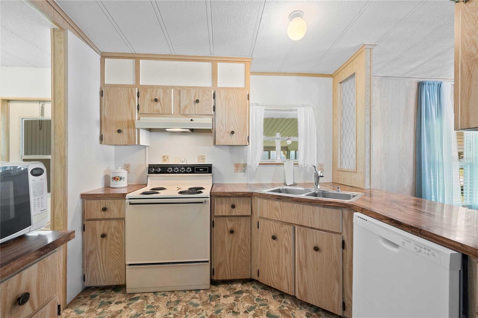 Image 10 of 42 For 5502 Antigua Drive