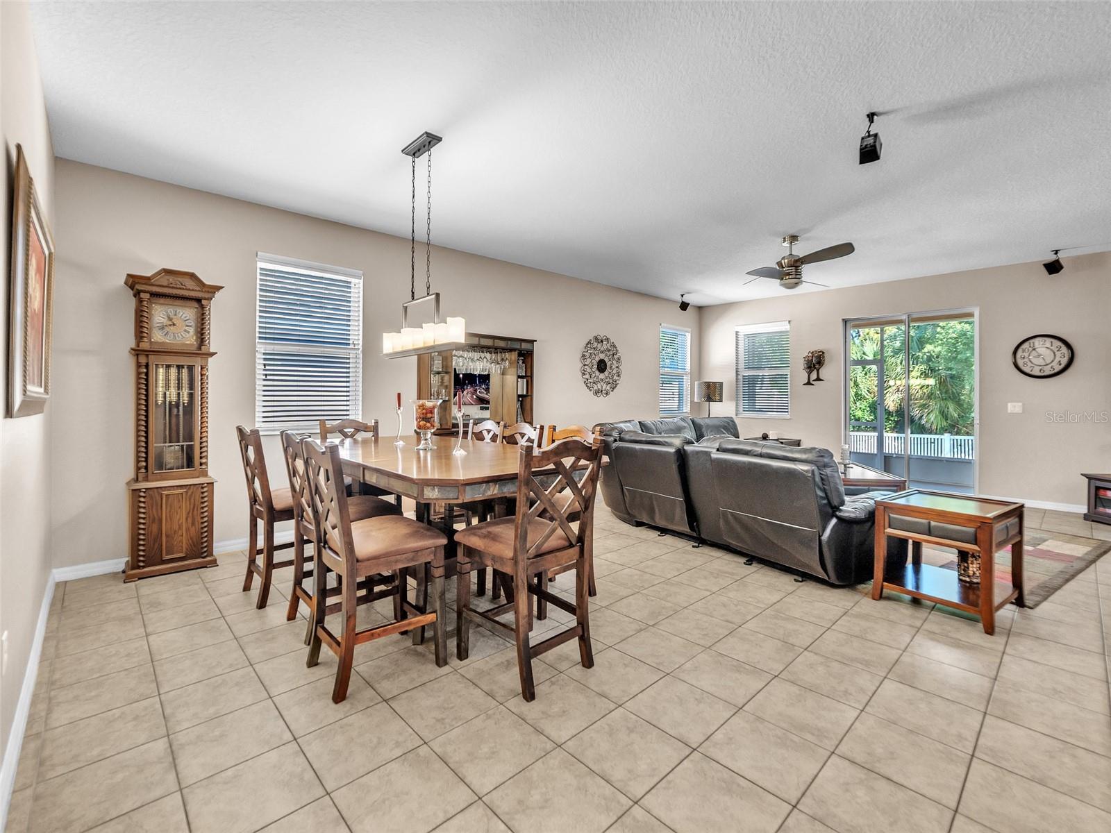 Image 7 of 36 For 7518 Tangle Brook Boulevard