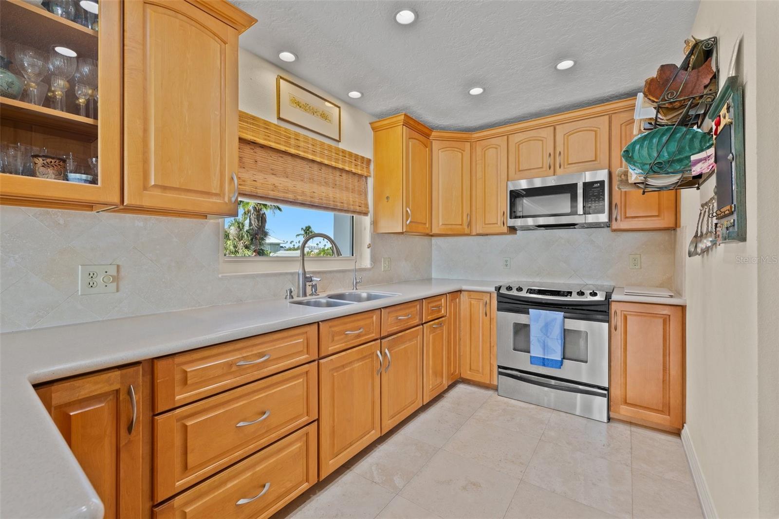 Image 14 of 54 For 3021 Alton Drive