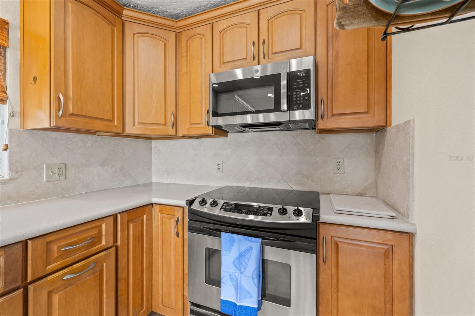 Image 15 of 54 For 3021 Alton Drive