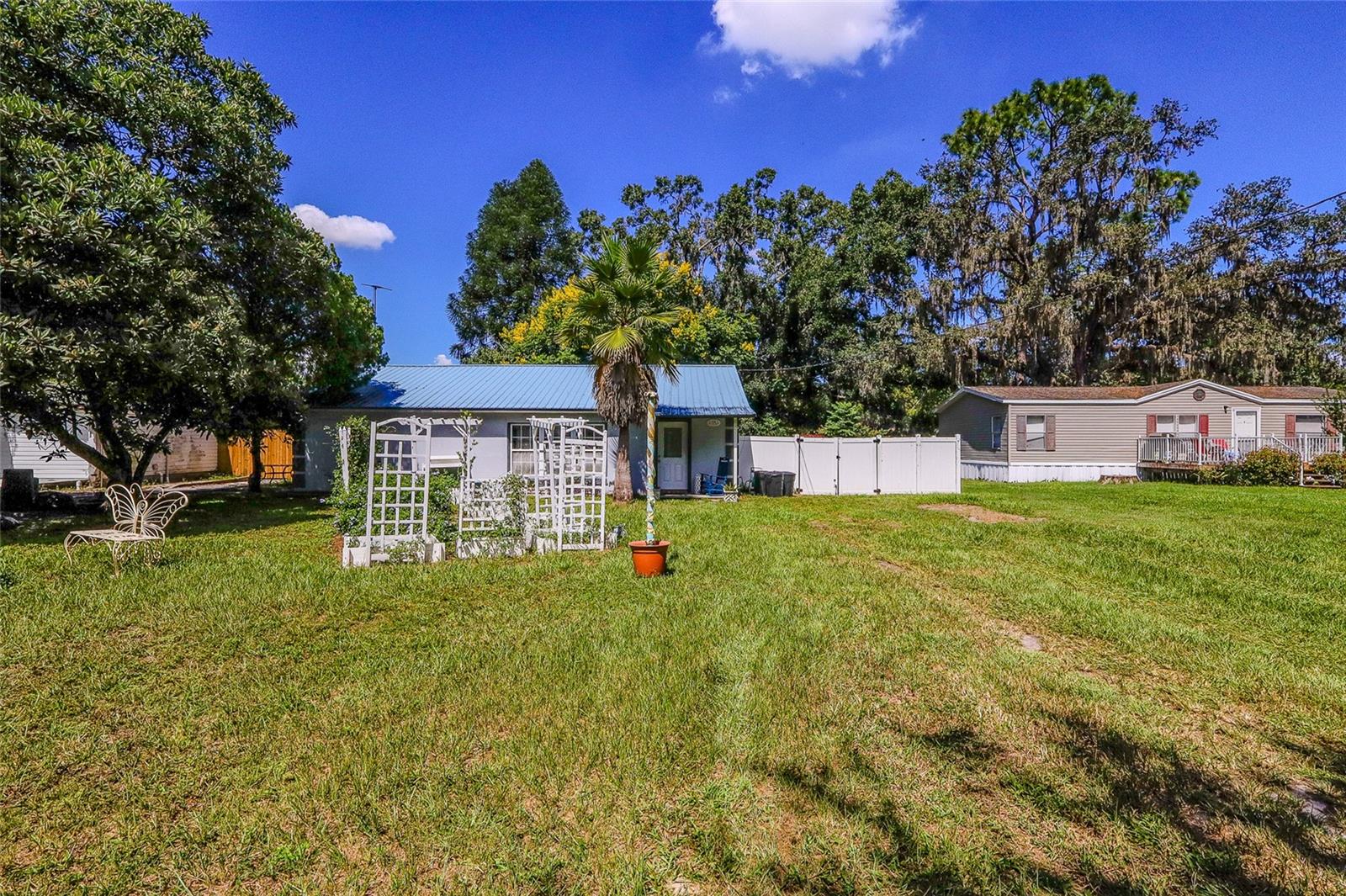 Image 2 of 26 For 37353 Lea Avenue