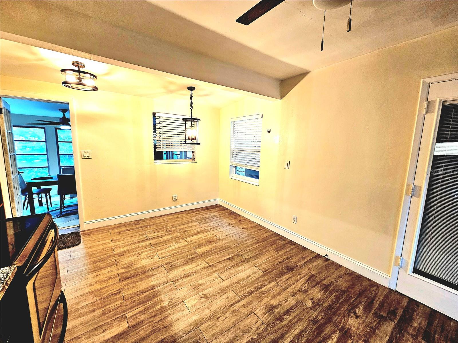 Image 10 of 15 For 5924 Dartmouth Avenue N