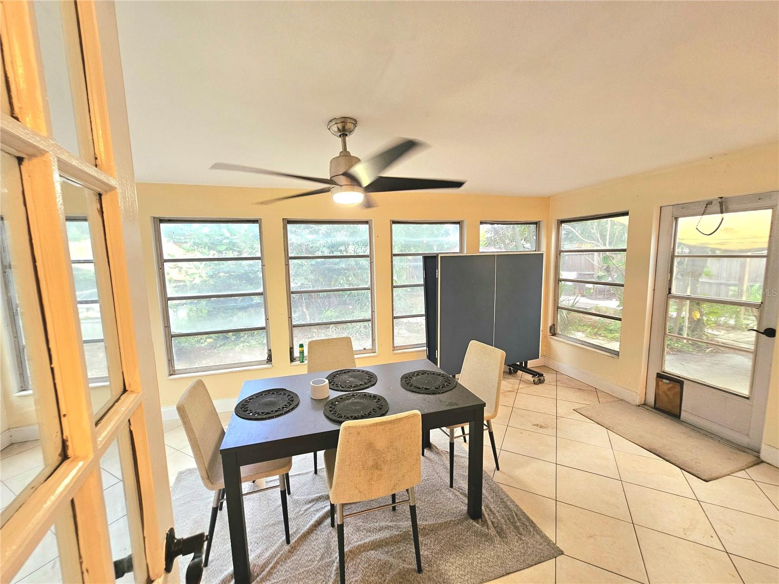 Image 11 of 15 For 5924 Dartmouth Avenue N