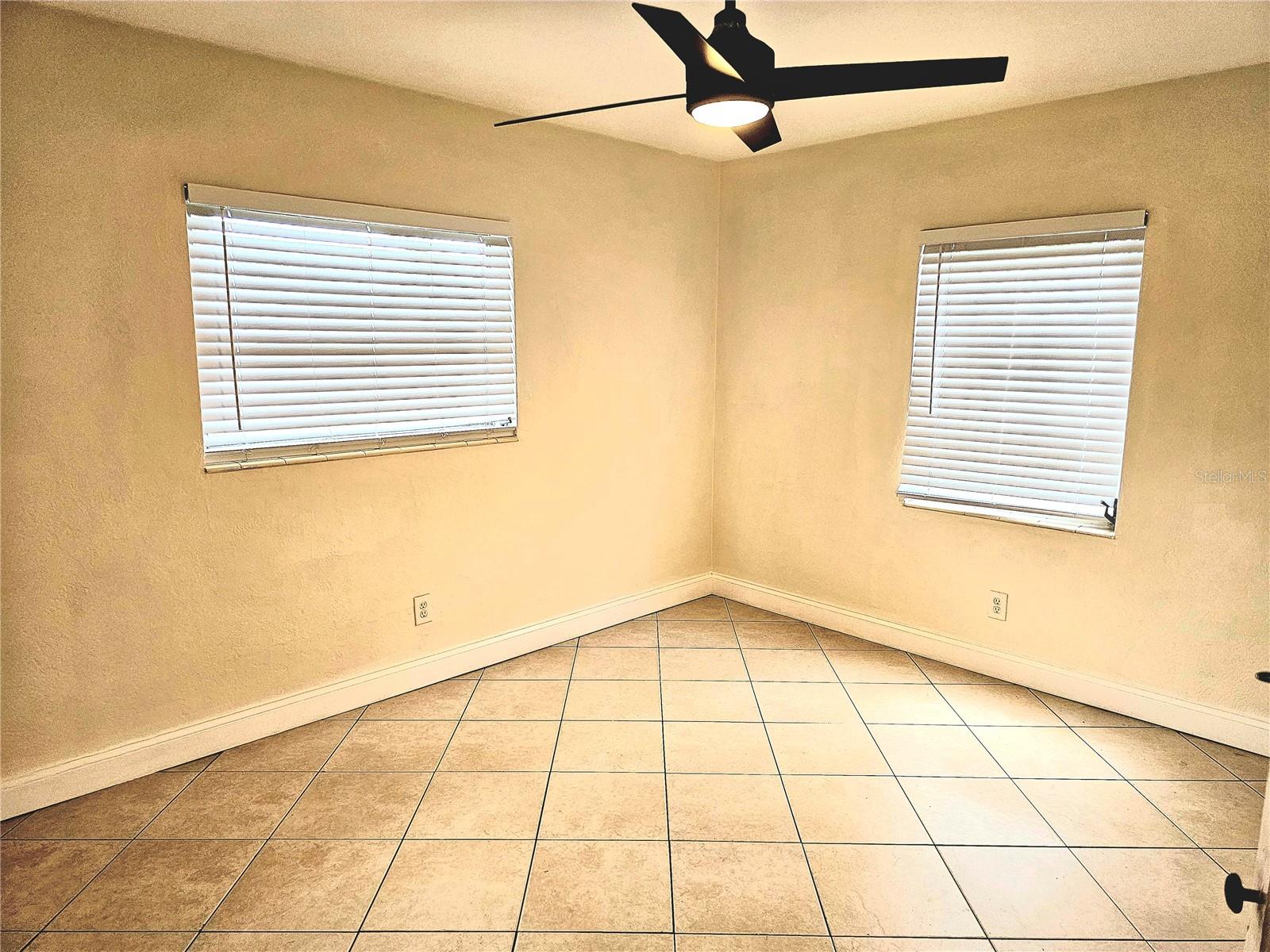Image 4 of 15 For 5924 Dartmouth Avenue N