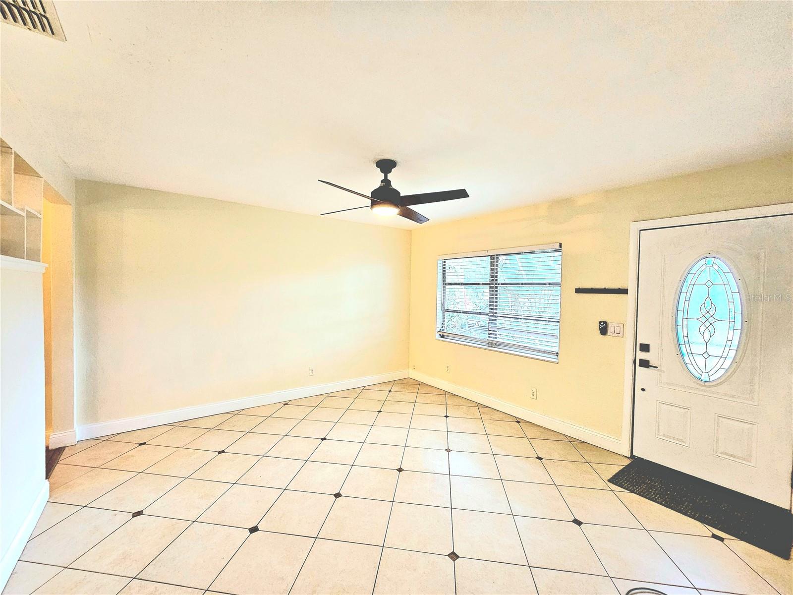 Image 7 of 15 For 5924 Dartmouth Avenue N