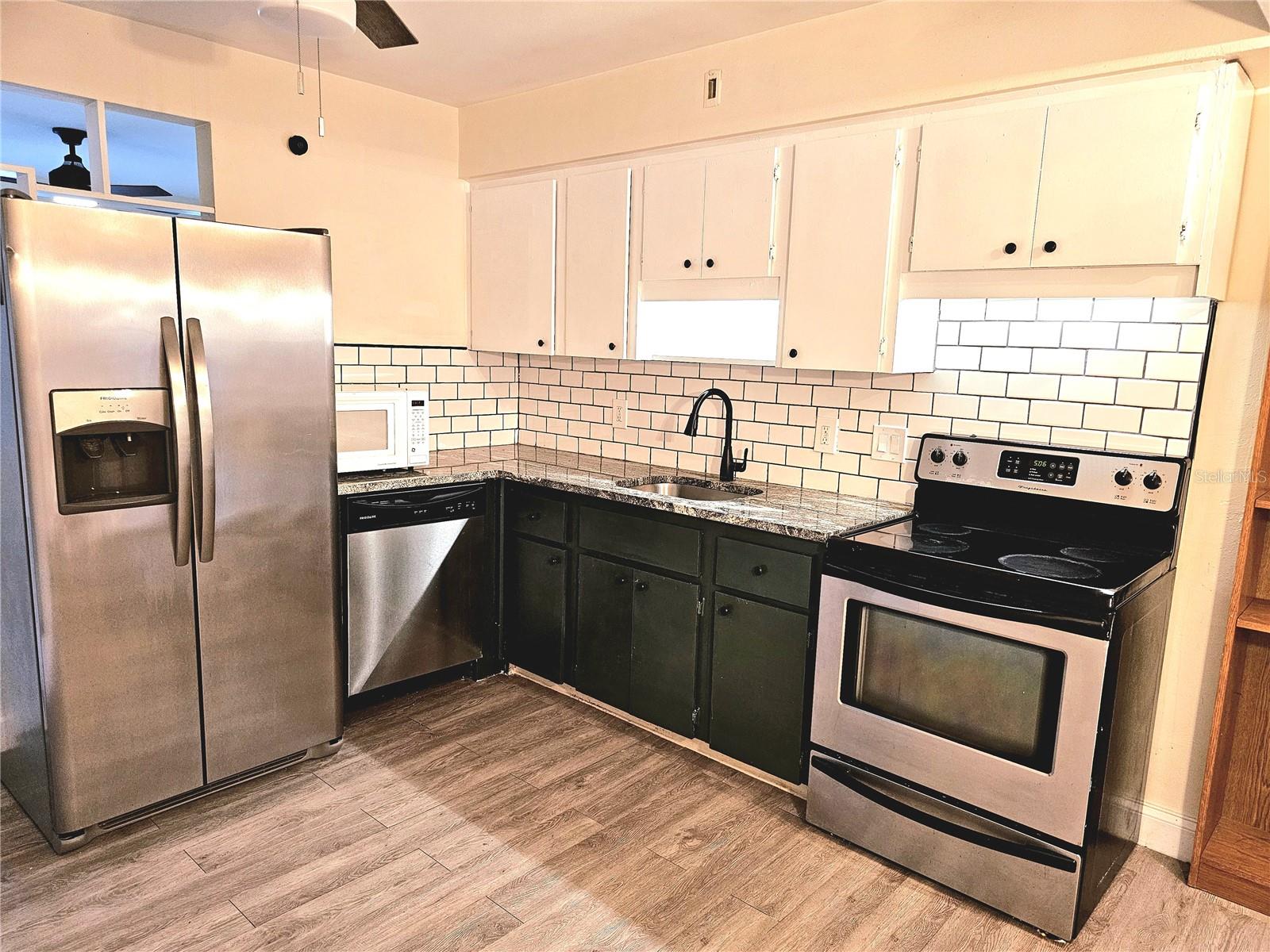 Image 9 of 15 For 5924 Dartmouth Avenue N