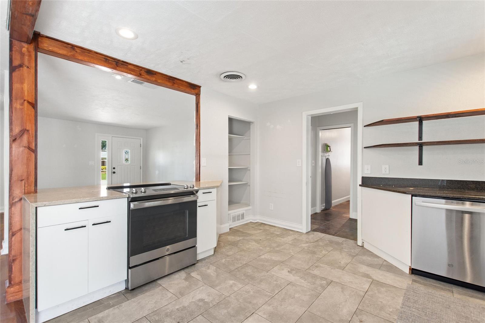 Image 11 of 42 For 5529 Yorkshire Way