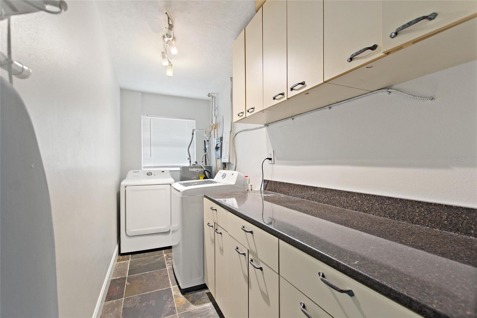 Image 15 of 42 For 5529 Yorkshire Way