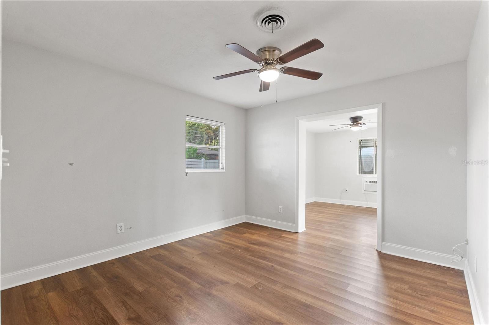 Image 18 of 42 For 5529 Yorkshire Way