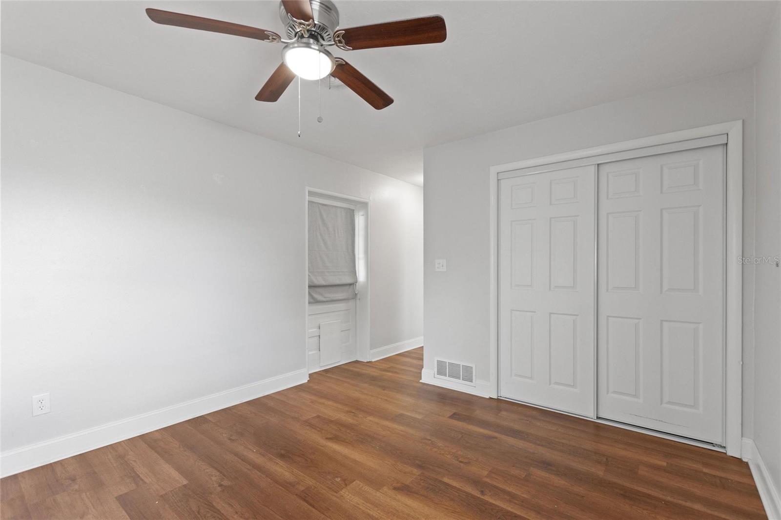 Image 19 of 42 For 5529 Yorkshire Way