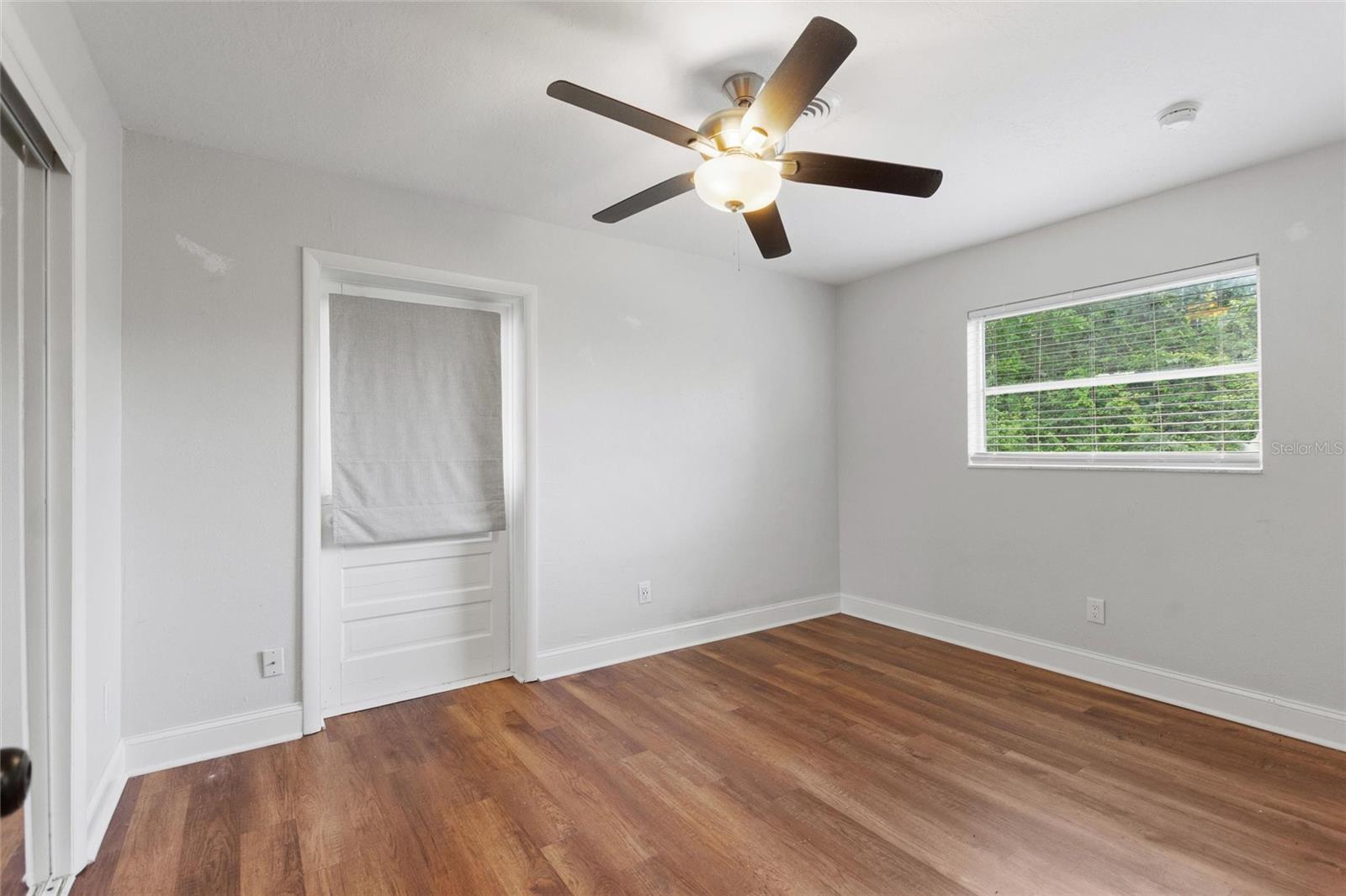Image 22 of 42 For 5529 Yorkshire Way