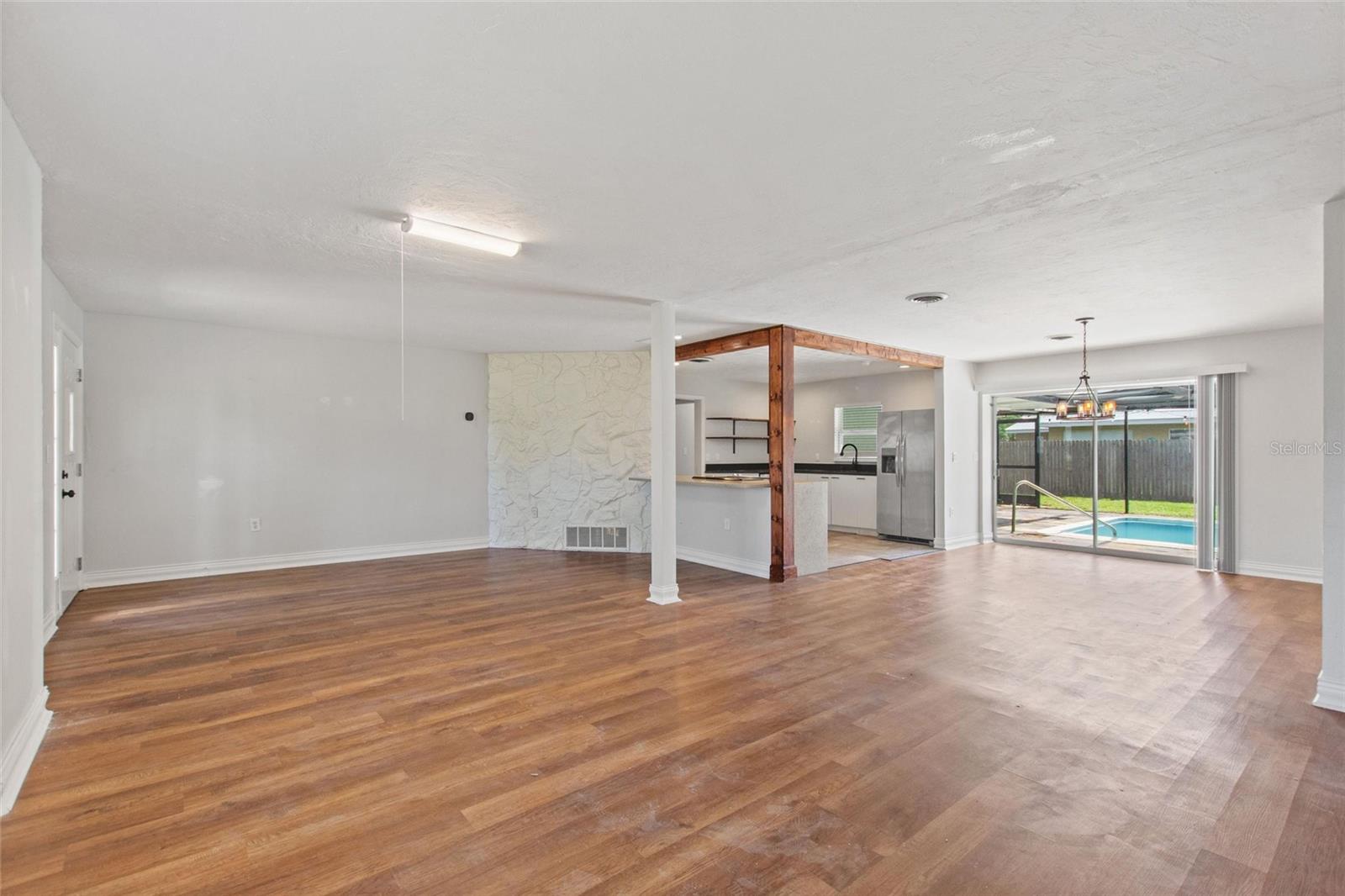 Image 8 of 42 For 5529 Yorkshire Way