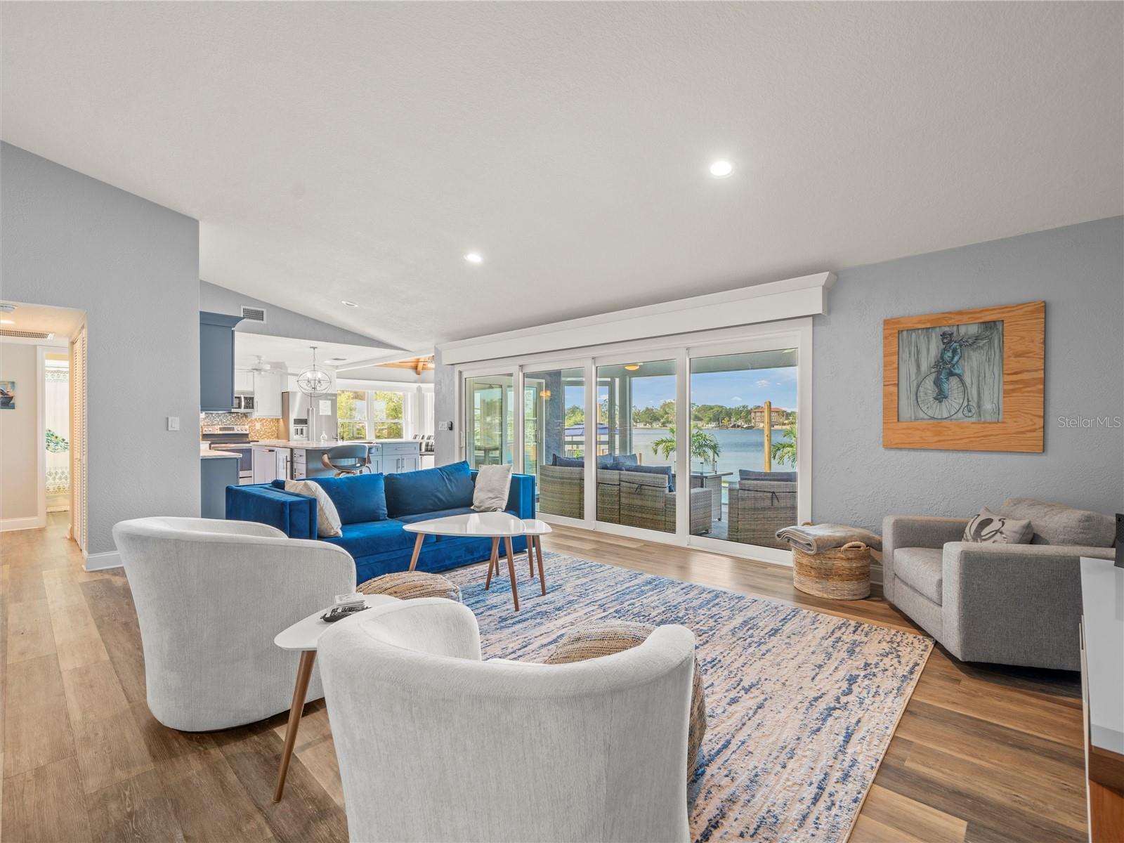 Image 11 of 52 For 4089 Pompano Drive Se