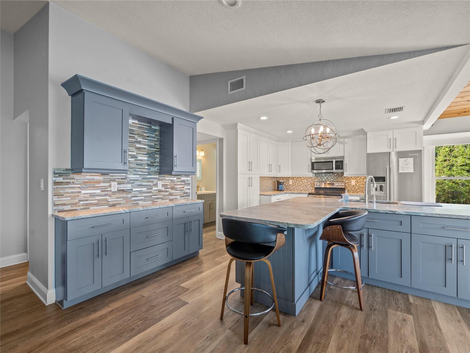 Image 14 of 52 For 4089 Pompano Drive Se