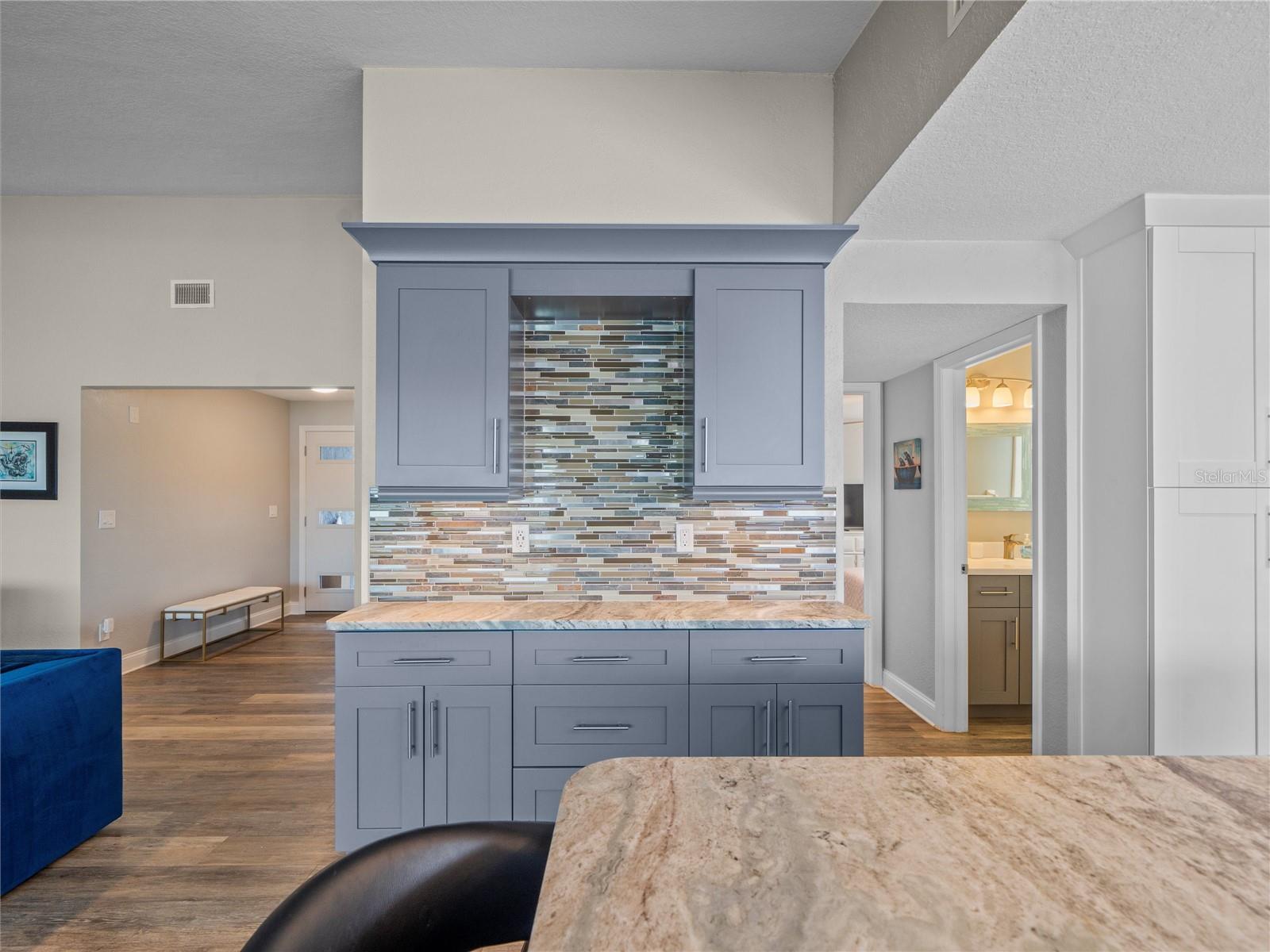 Image 16 of 52 For 4089 Pompano Drive Se