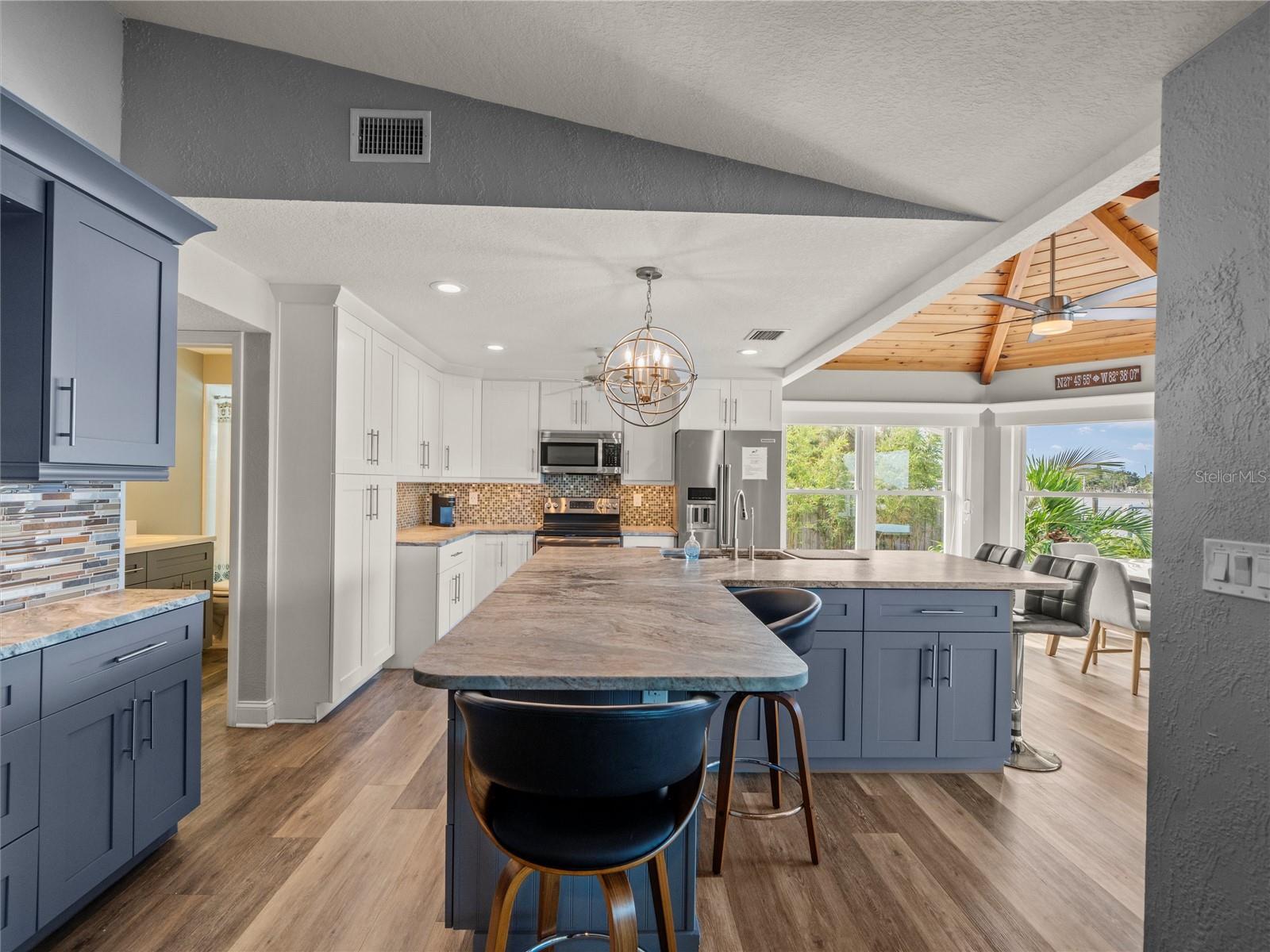 Image 17 of 52 For 4089 Pompano Drive Se