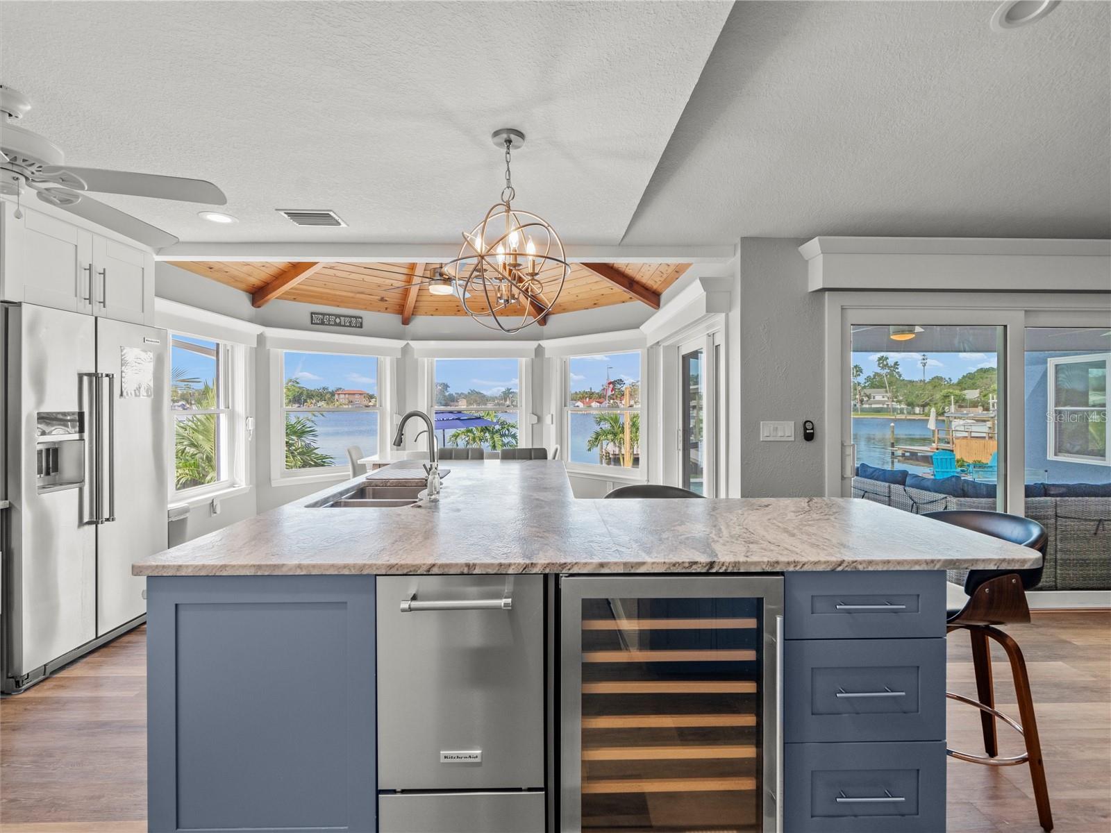 Image 18 of 52 For 4089 Pompano Drive Se