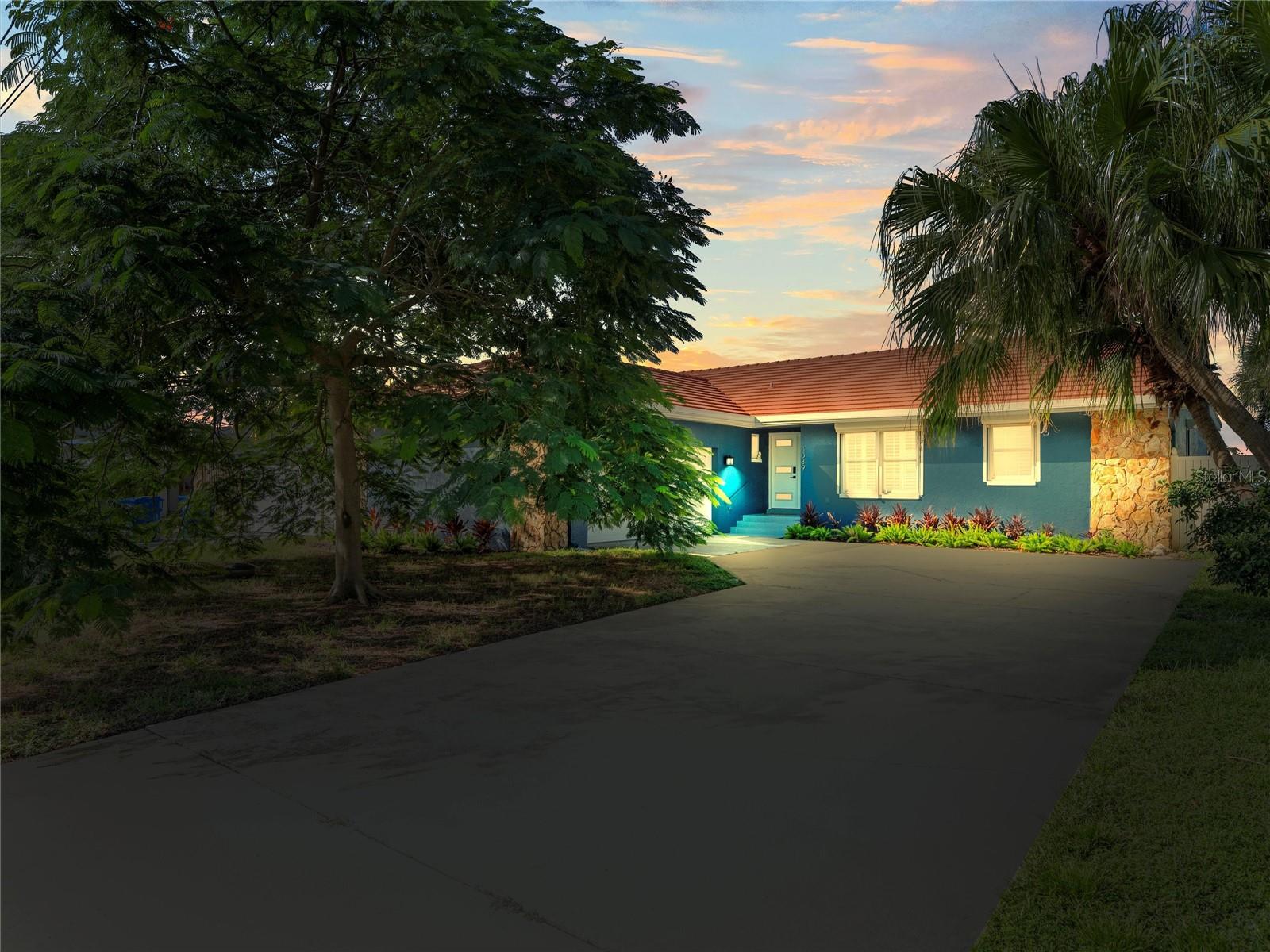 Image 4 of 52 For 4089 Pompano Drive Se