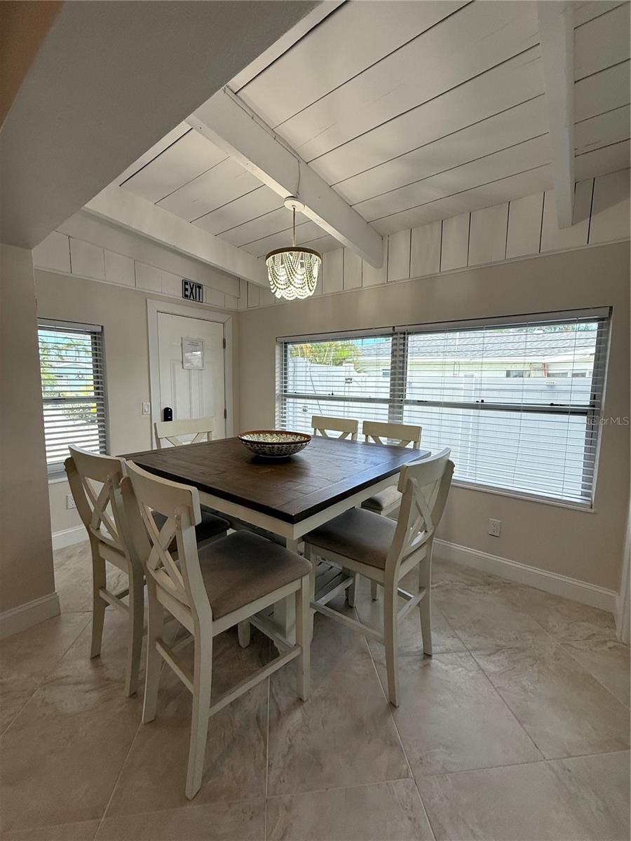 Image 10 of 25 For 1405 Bay Pine Boulevard