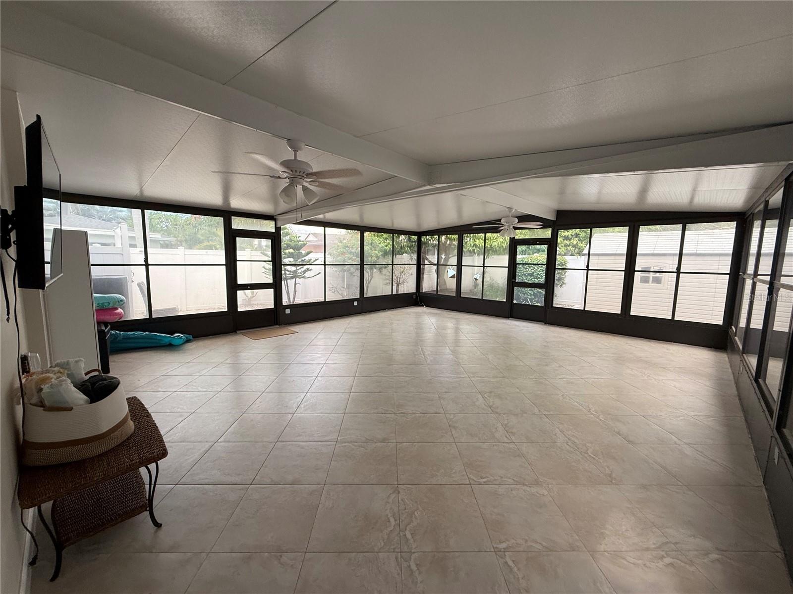 Image 19 of 25 For 1405 Bay Pine Boulevard