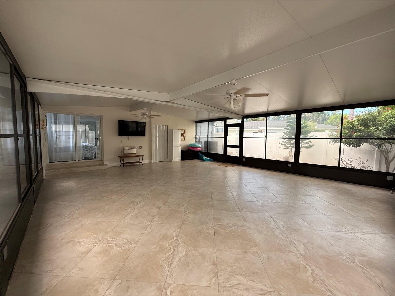 Image 20 of 25 For 1405 Bay Pine Boulevard