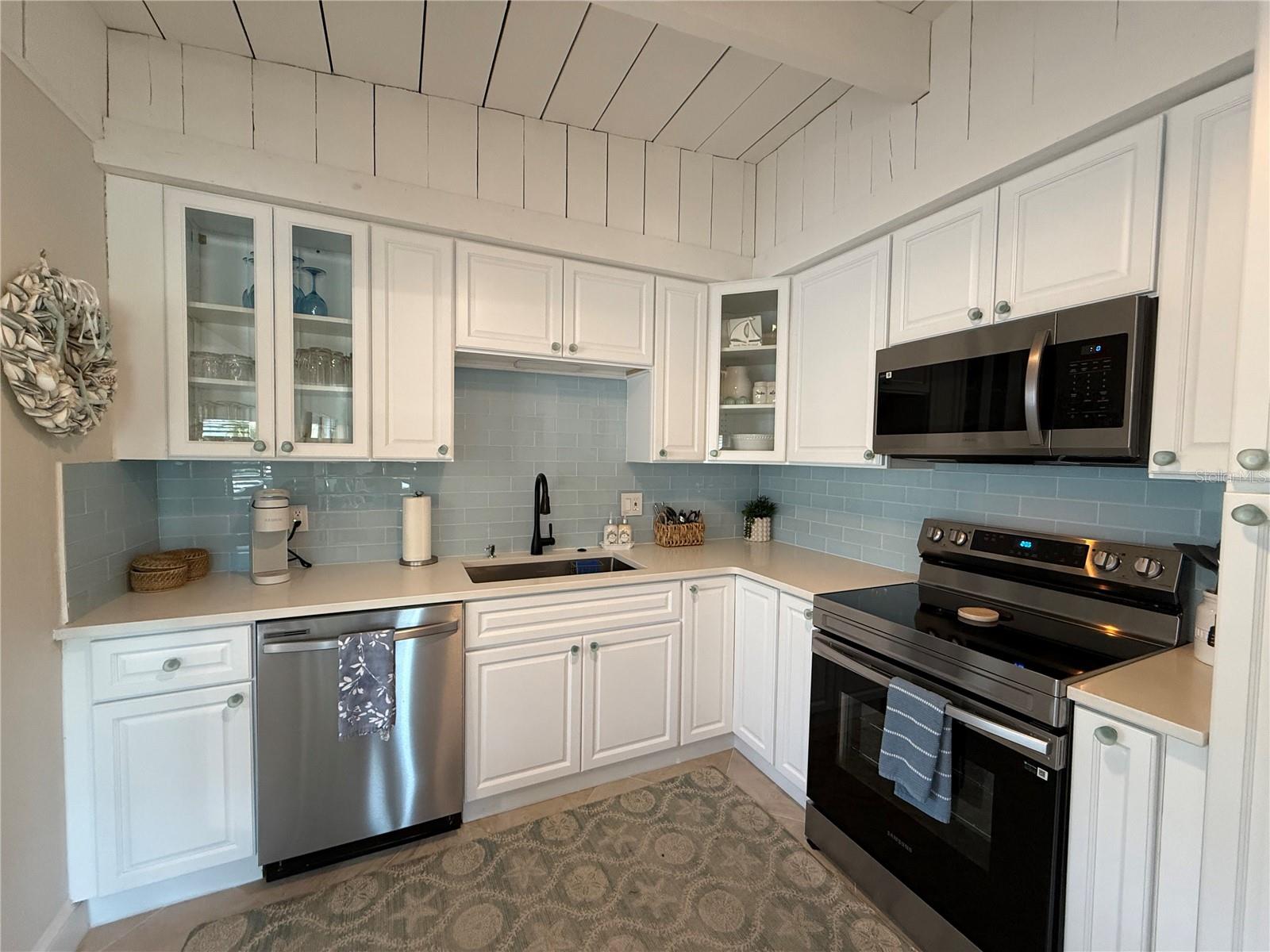 Image 7 of 25 For 1405 Bay Pine Boulevard