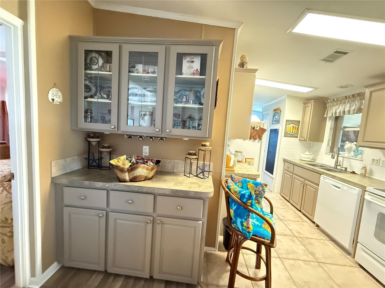 Image 10 of 31 For 134 Americana Court Ne 216