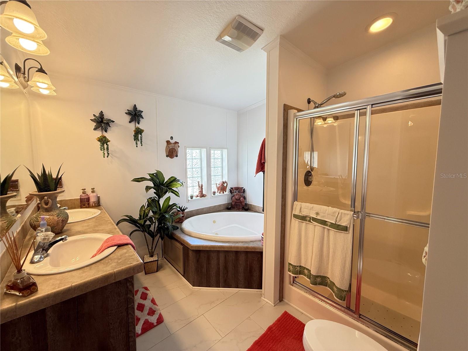 Image 20 of 31 For 134 Americana Court Ne 216