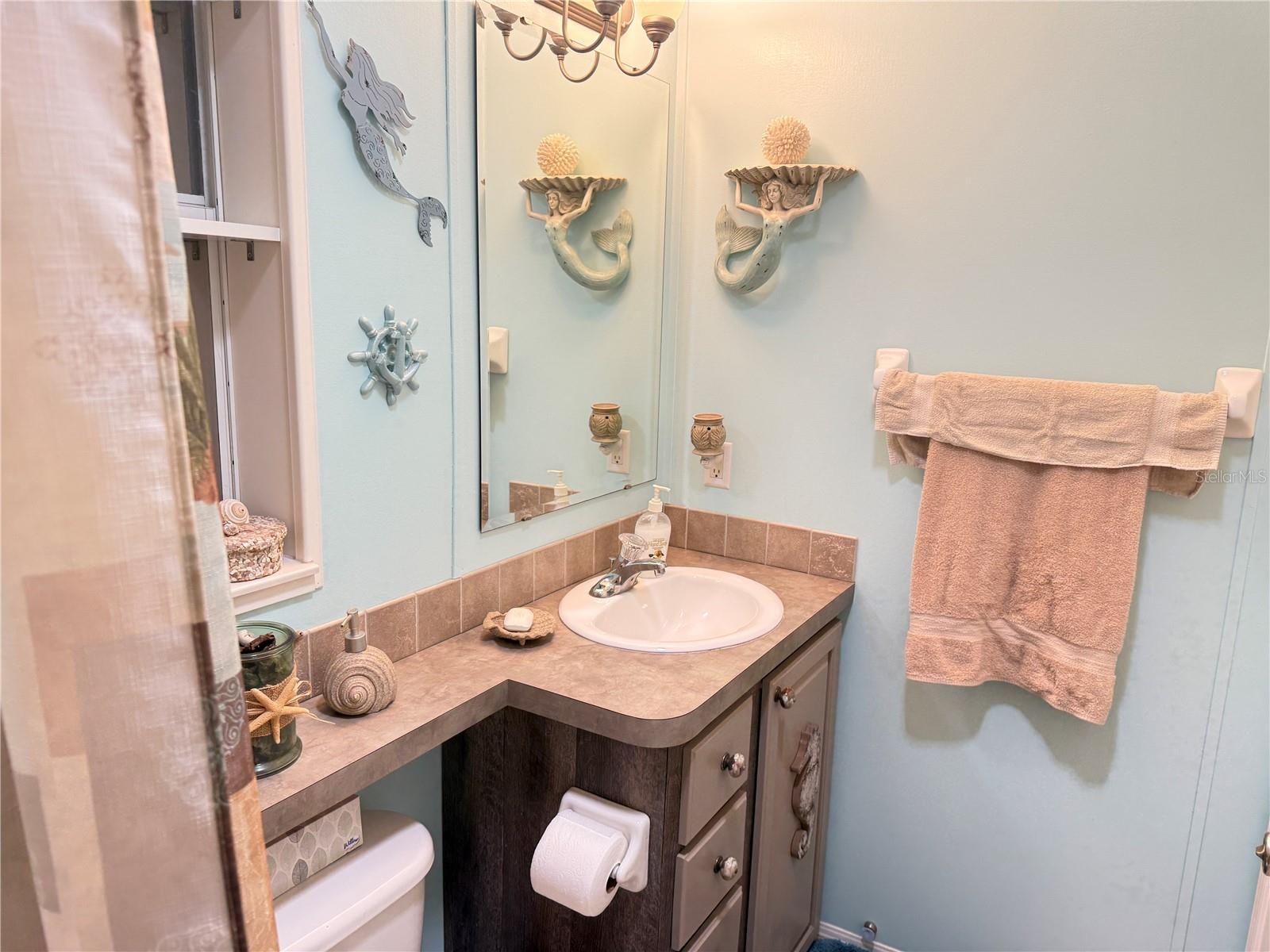 Image 21 of 31 For 134 Americana Court Ne 216